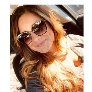 Meet your Posher, Elise